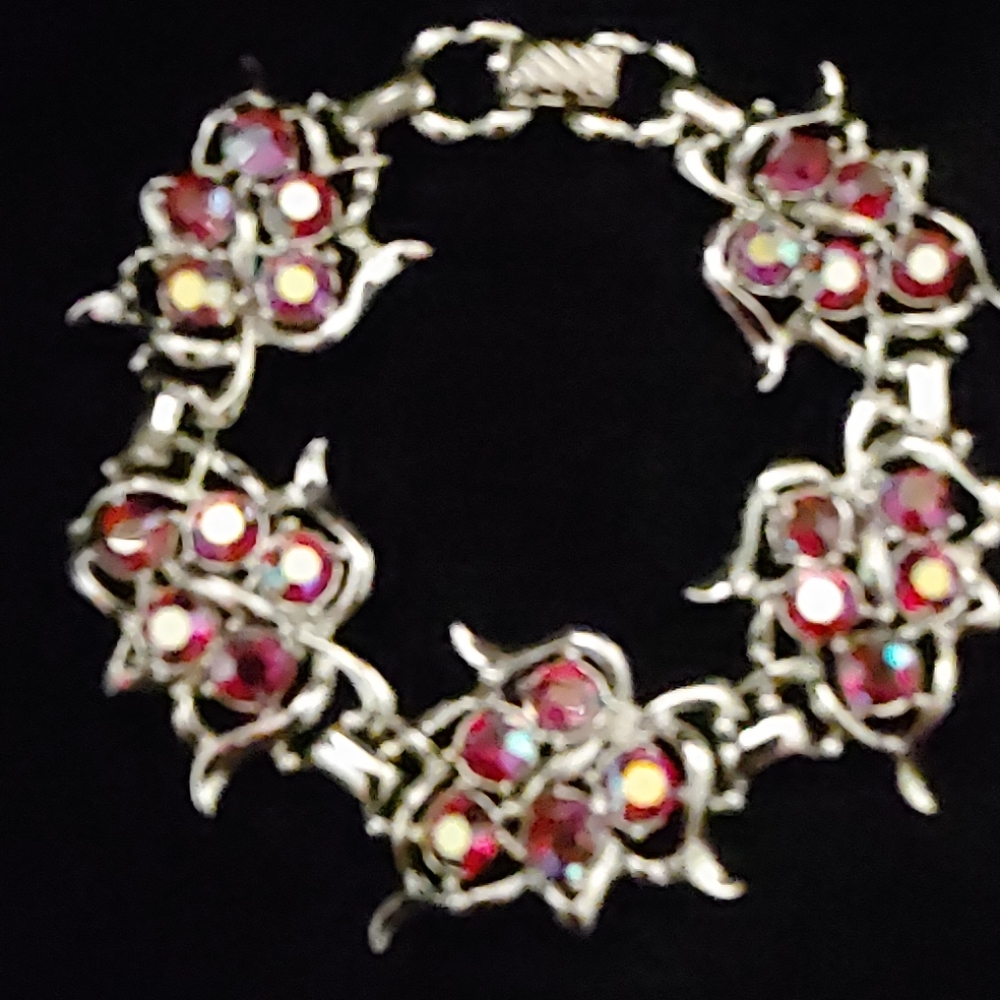 VTG  Sarah Coventry Red AB Bracelet